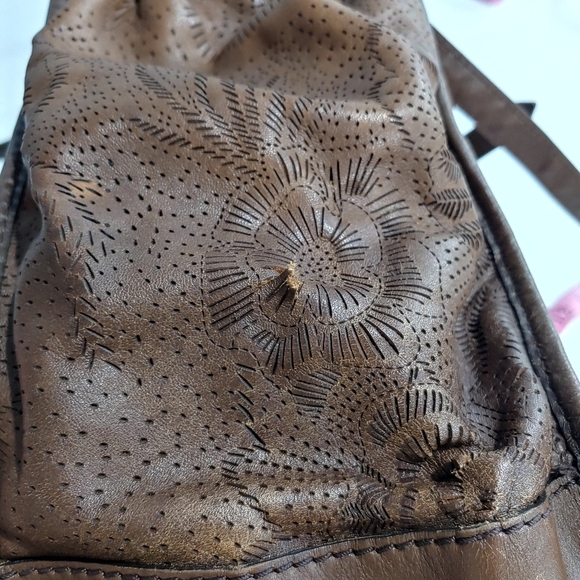 BURBERRY AVONDALE LEATHER HOBO BAG - Picture 14 of 16